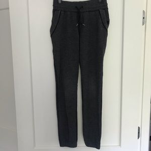 Girls ivivva grey joggers / size 10